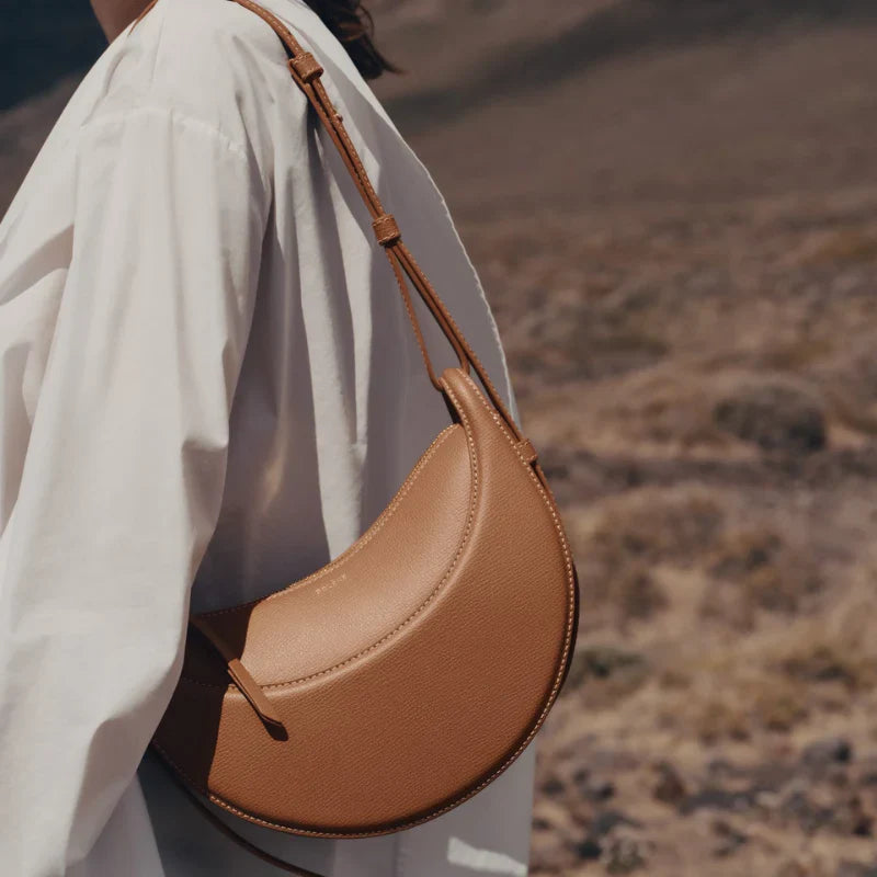 Leather Messenger Bags for Women | Le Marvelle