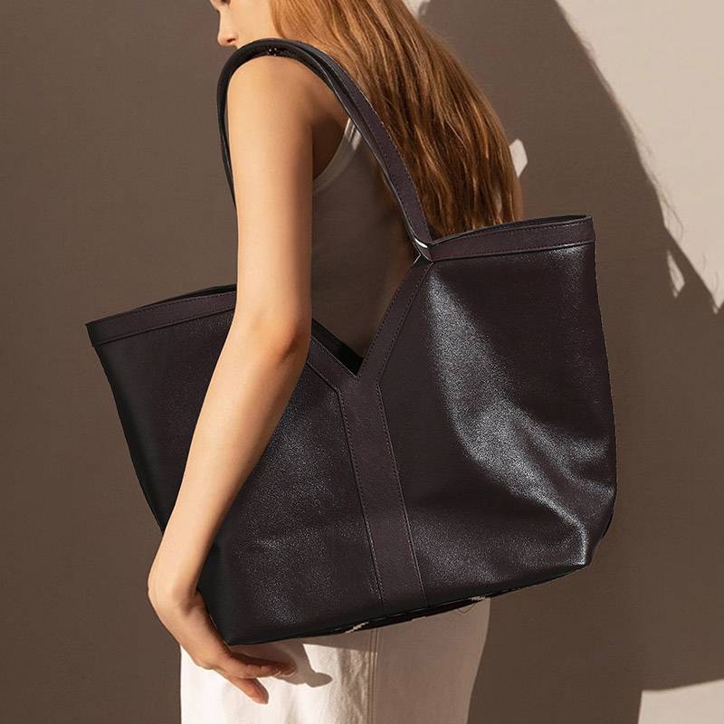 Soft leather tote bag for daily use for women carried on shoulder during everyday city routine